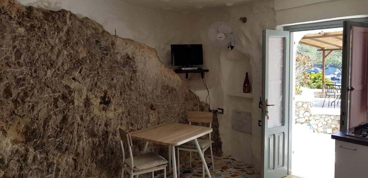 L'Incanto Di Cala Feola Ponza Ngoại thất bức ảnh
